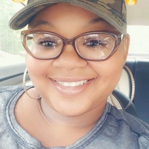 Meet your Posher, Neisha